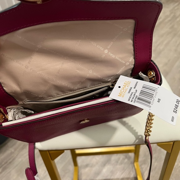 SOLD ✨MICHAEL KORS Kora vanna crossbody ✨ - Picture 5 of 9